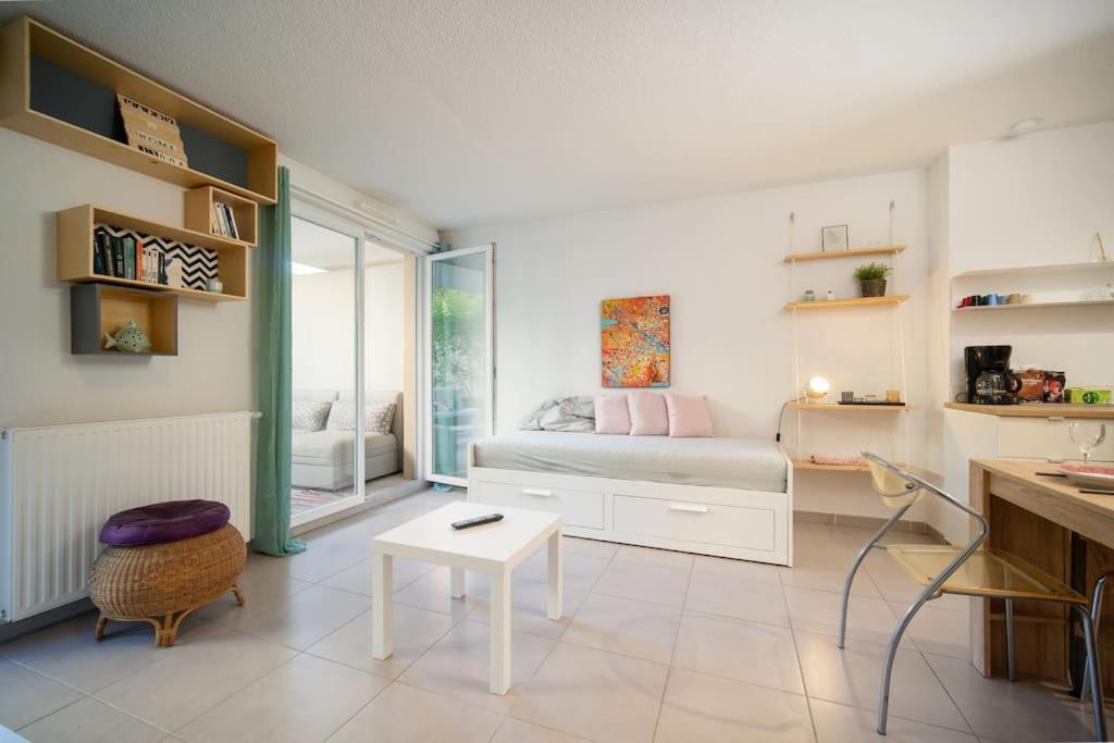 Fully Equipped Apartment With Terrace Sleeps 4 Marseille Luaran gambar
