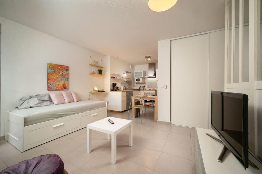 Fully Equipped Apartment With Terrace Sleeps 4 Marseille Luaran gambar